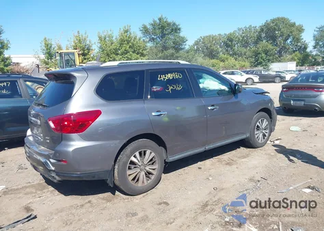 2017 Nissan Pathfinder Sv z USA, uszkodzony, nr VIN 5N1DR2MM6HC913285